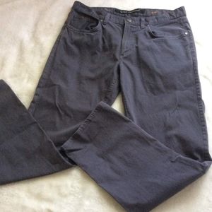 - Marc Anthony Men's Slim Fit 33x32 *note in pics demarcation